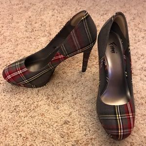 Fioni Women’s Gray Tartan Plaid Platform Heel Sz 9